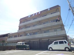 レトロなマンションですが・・・