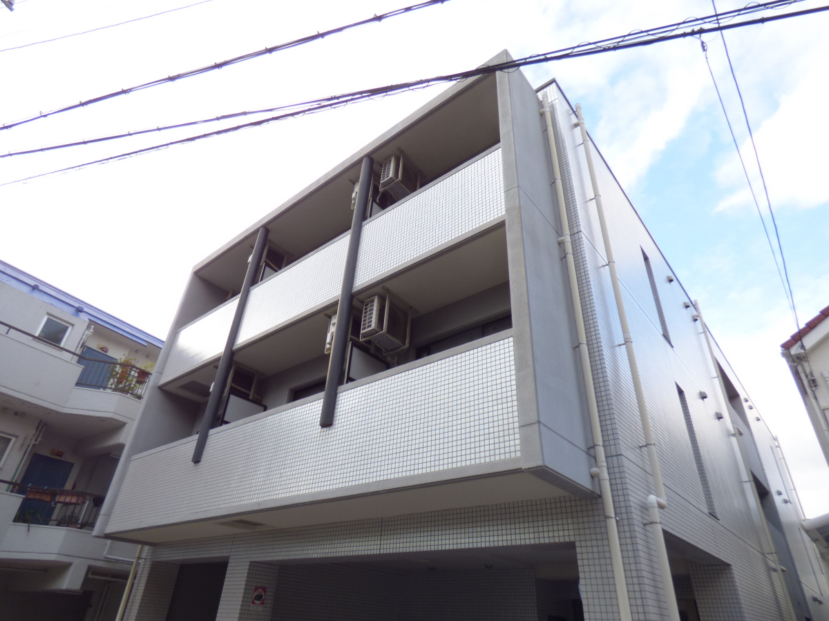 タイル張りのキレイなマンション