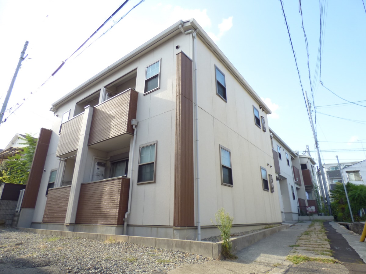 オシャレな築浅ハイツ ルミエ月見山