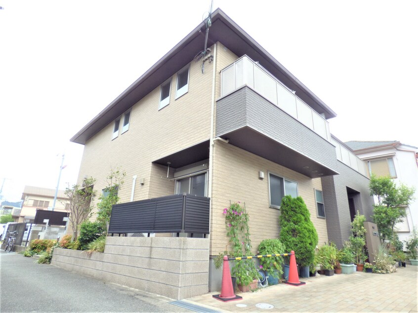 平成２８年築戸建て感覚の築浅ハイツ ライズコート