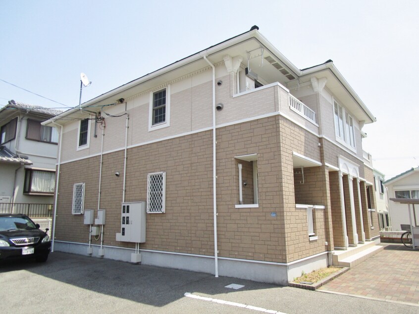 大手ハウスメーカー施工のオシャレなハイツ ネーベルベルク参番館