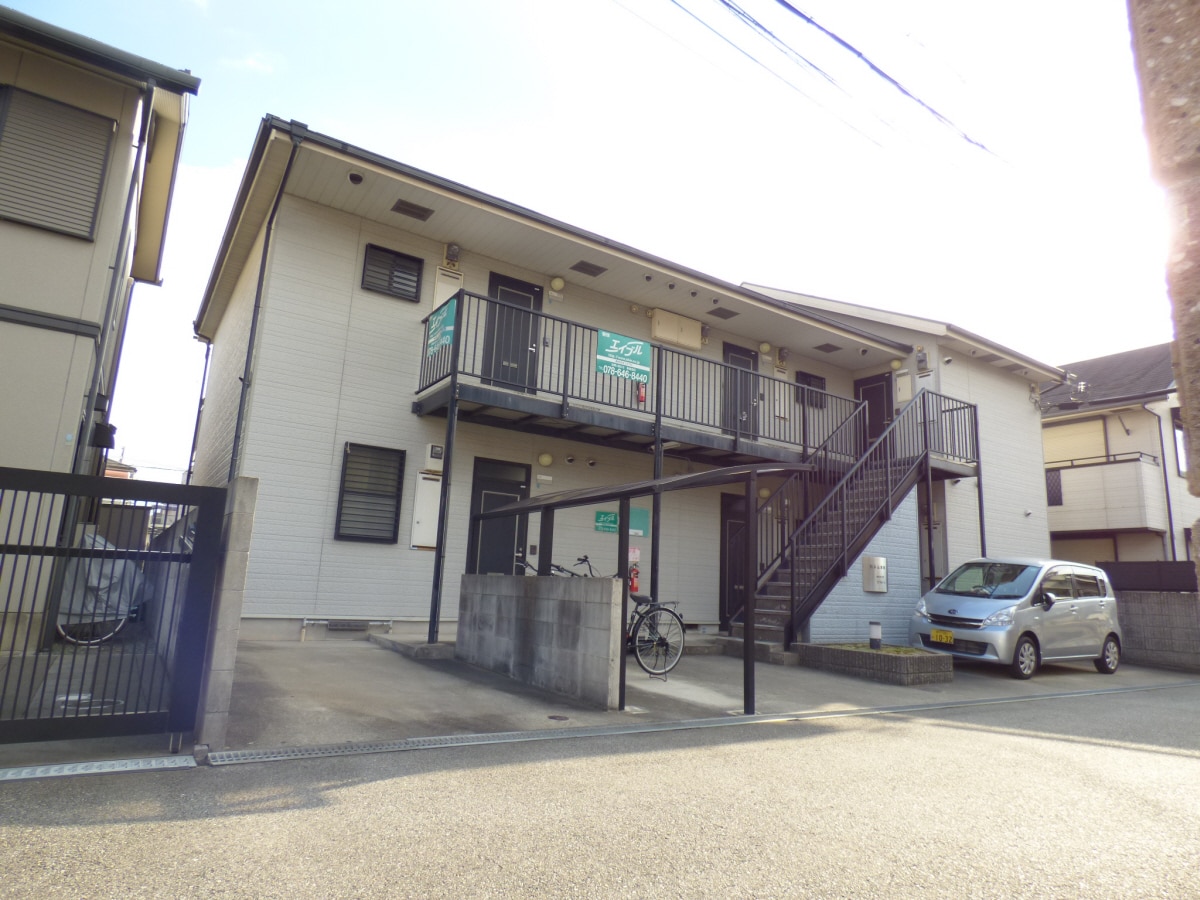 平成１１年築のキレイなハイツ カルム須磨