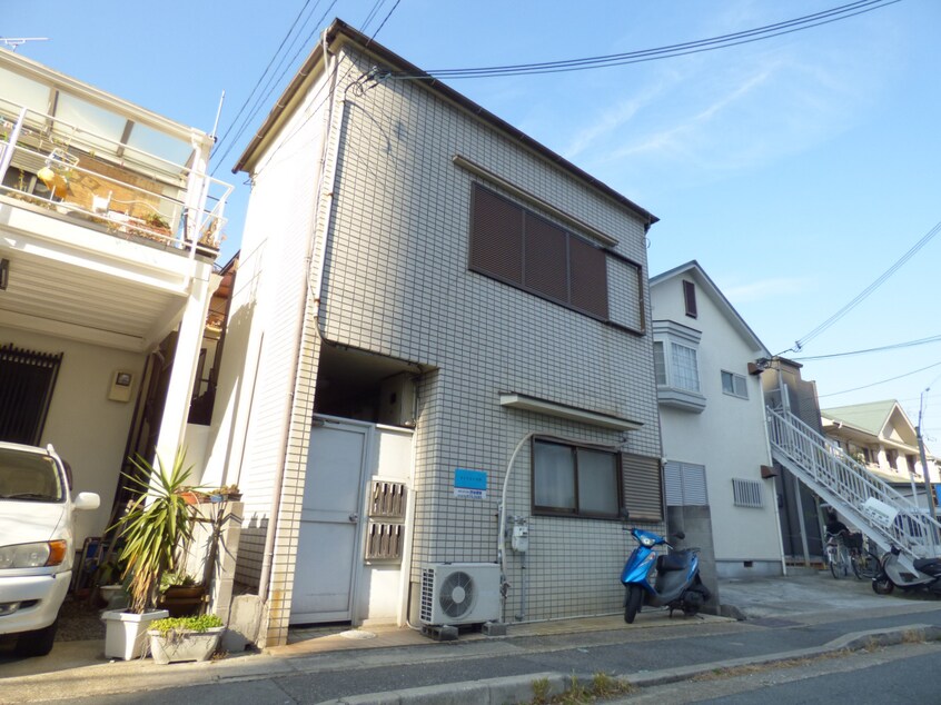 平成築でまだまだキレイなハイツ エメラルド行幸