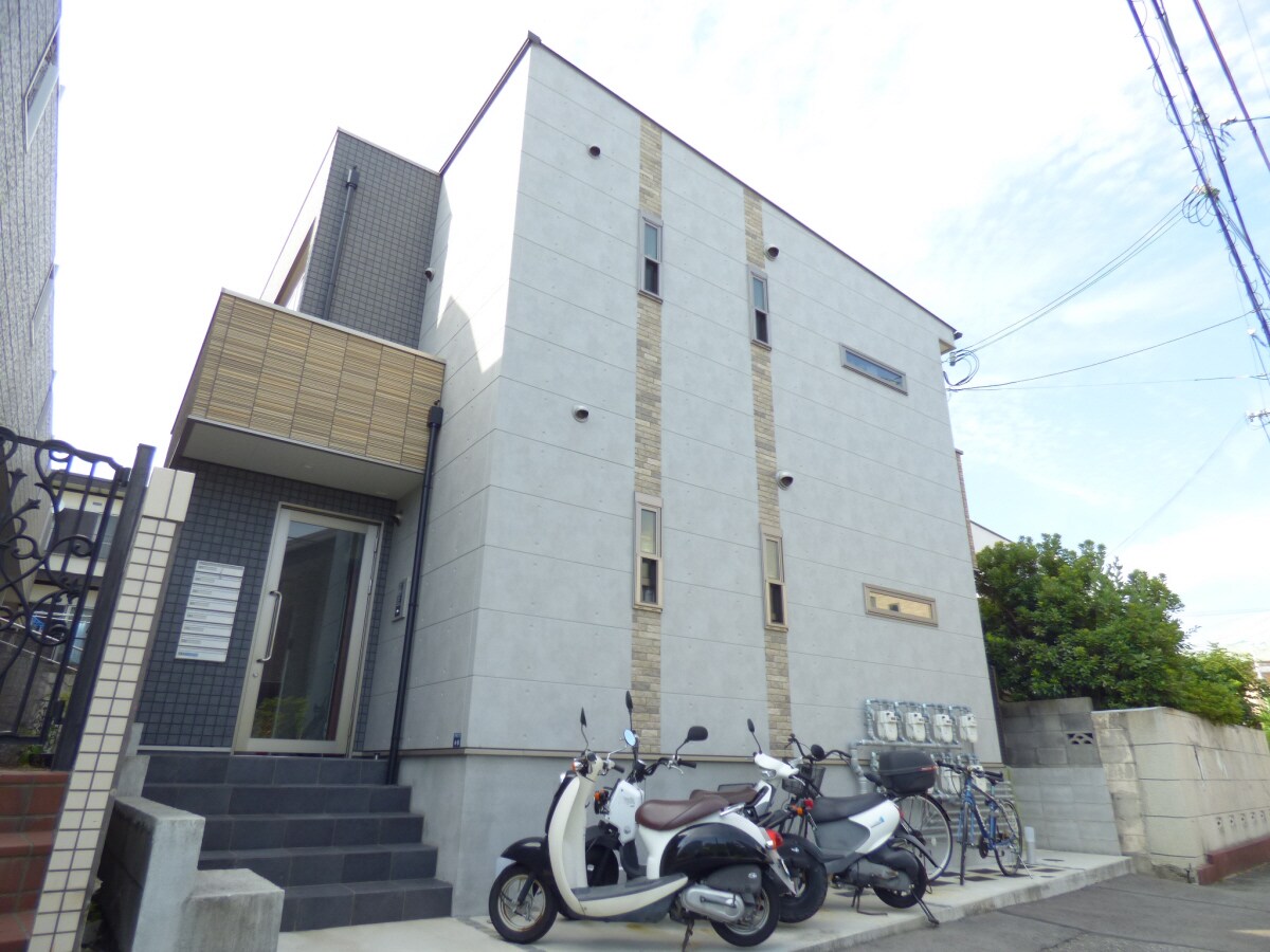 オシャレな築浅１ＤＫ メゾンＫＰＣ