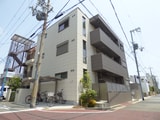 トロワ・レブローニュ