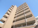 レンガ調のオシャレなタイル張りの築浅マンション