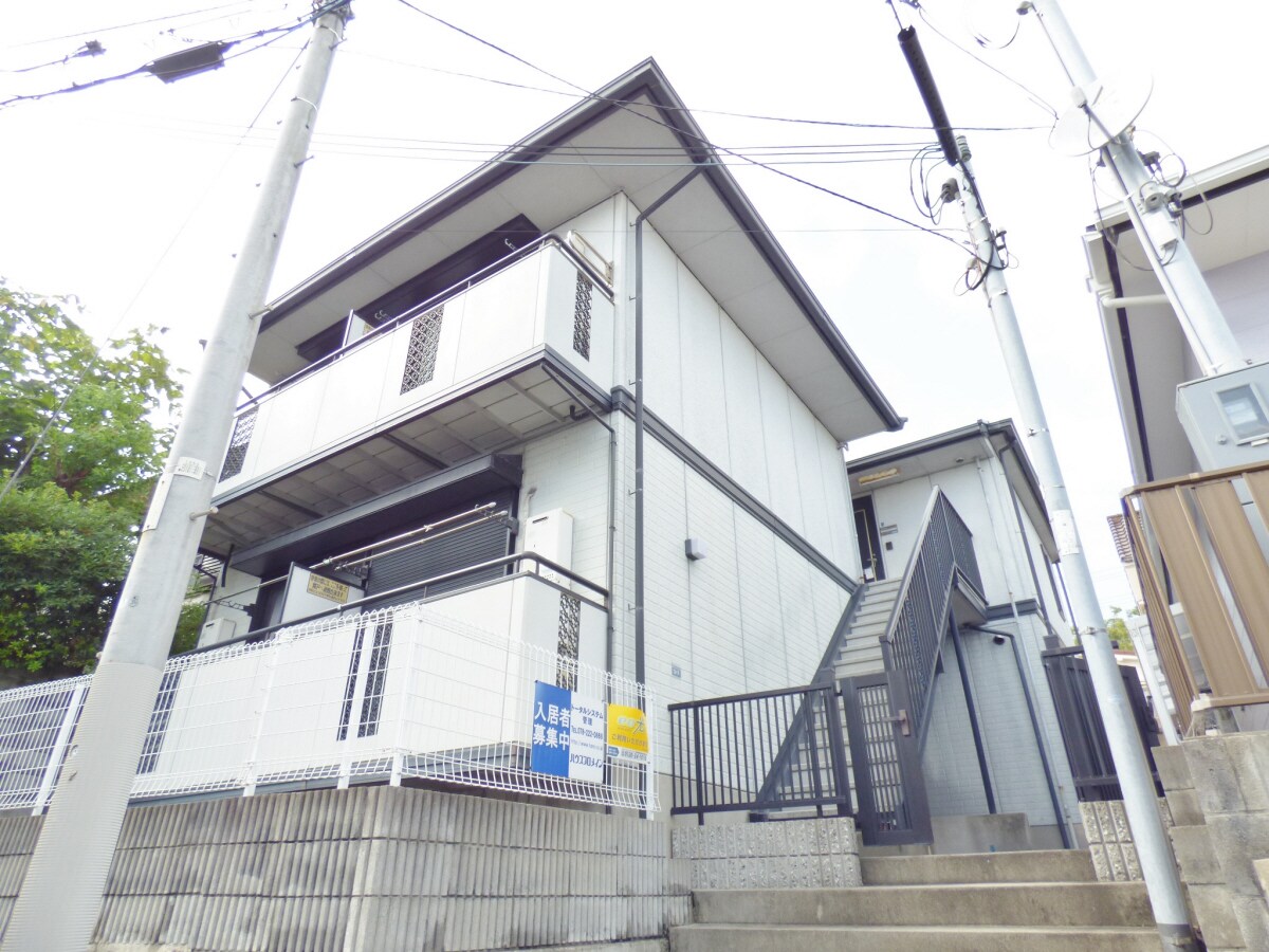 大和ハウス施工のキレイなハイツ 月見山サンハイム