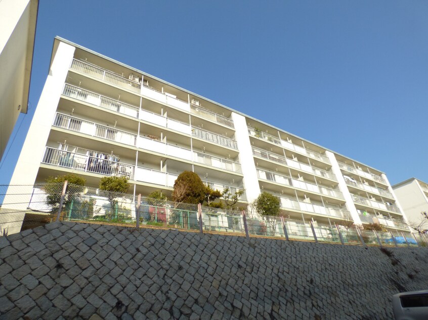 レトロな分譲マンションですが・・・ 須磨一ノ谷グリーンハイツＨ棟