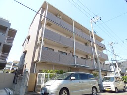 タイル張りのキレイな平成１０年築のマンション