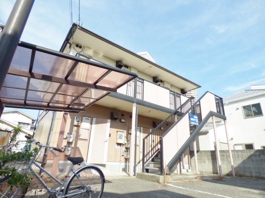 平成８年築のキレイなハイツ ドルフィン